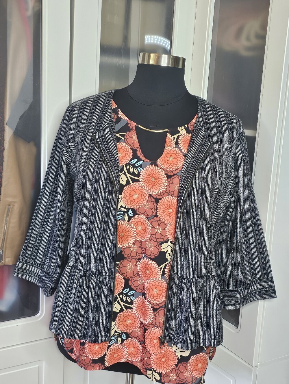 Sejour Coral Floral Keyhole Blouse on Black